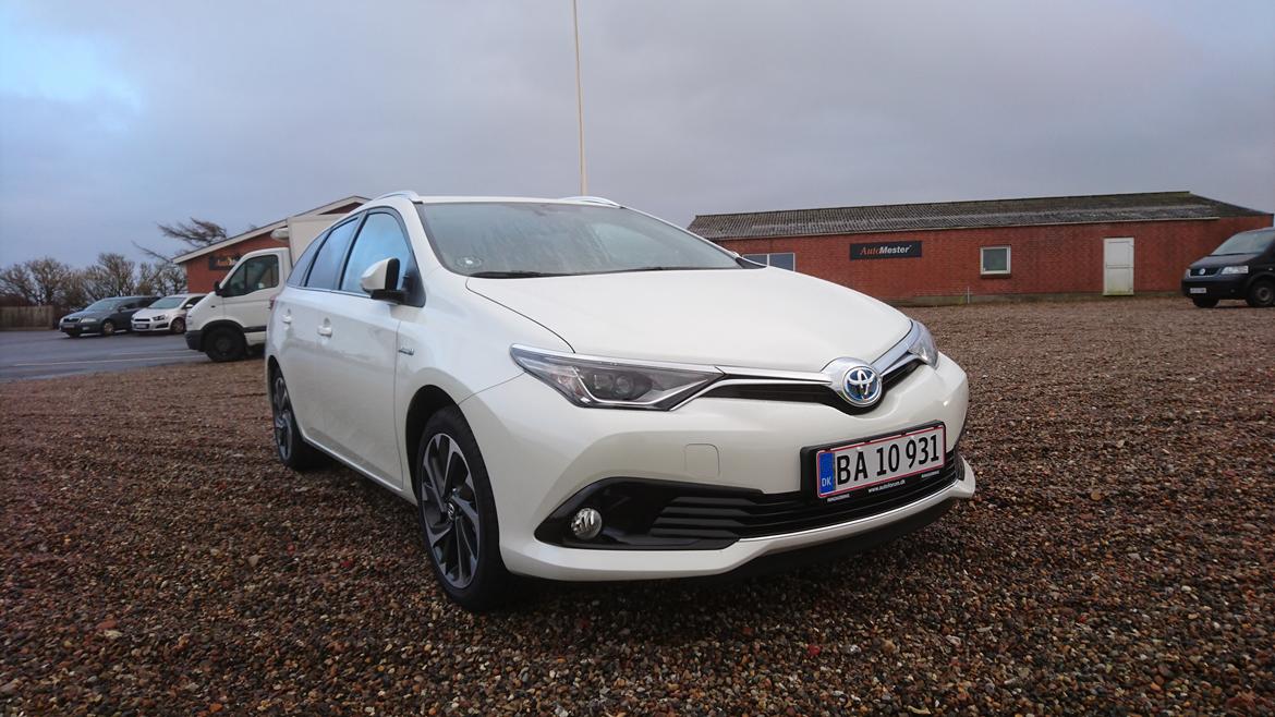 Toyota Auris Touring Sports Hybrid *solgt* billede 17