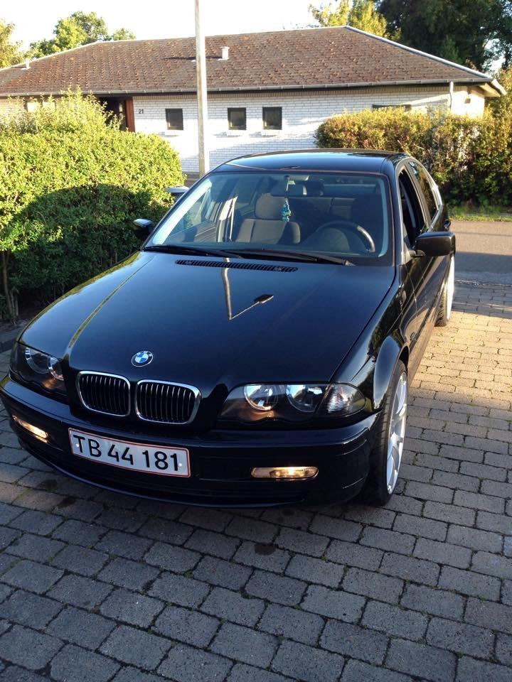 BMW 323i E46 billede 1