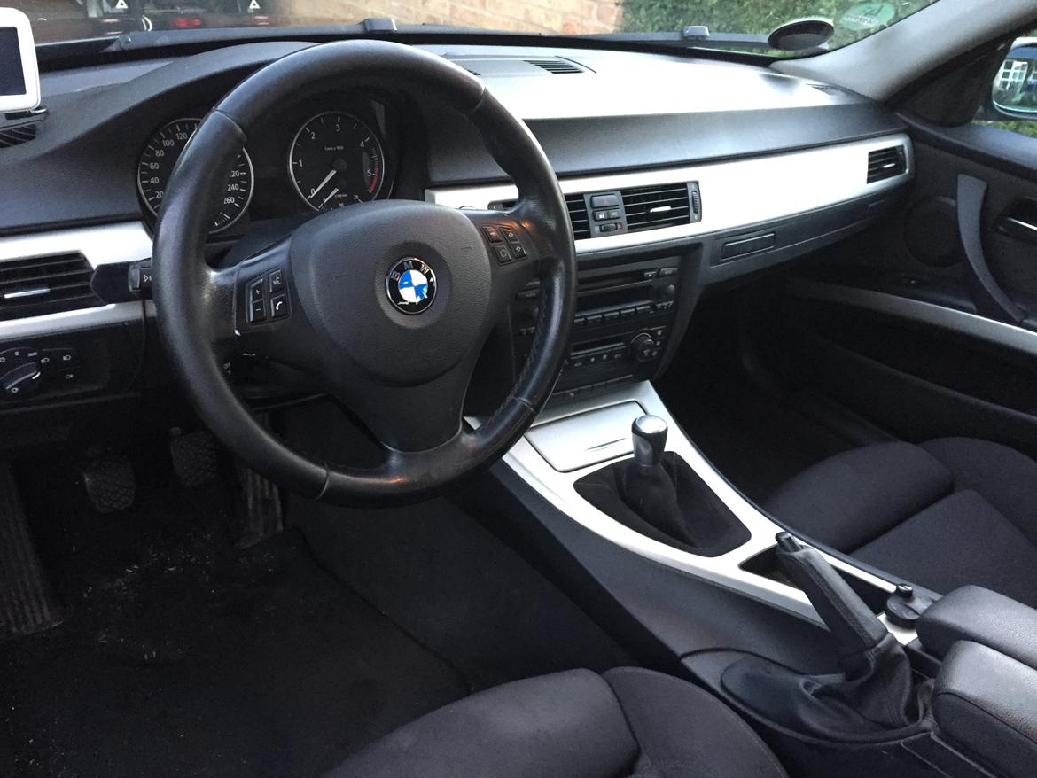 BMW E91 320d *SOLGT* billede 7