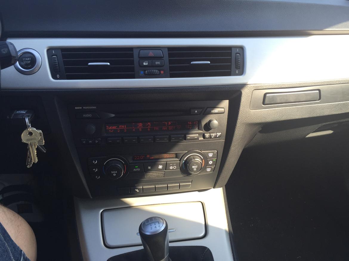 BMW E91 320d *SOLGT* billede 8