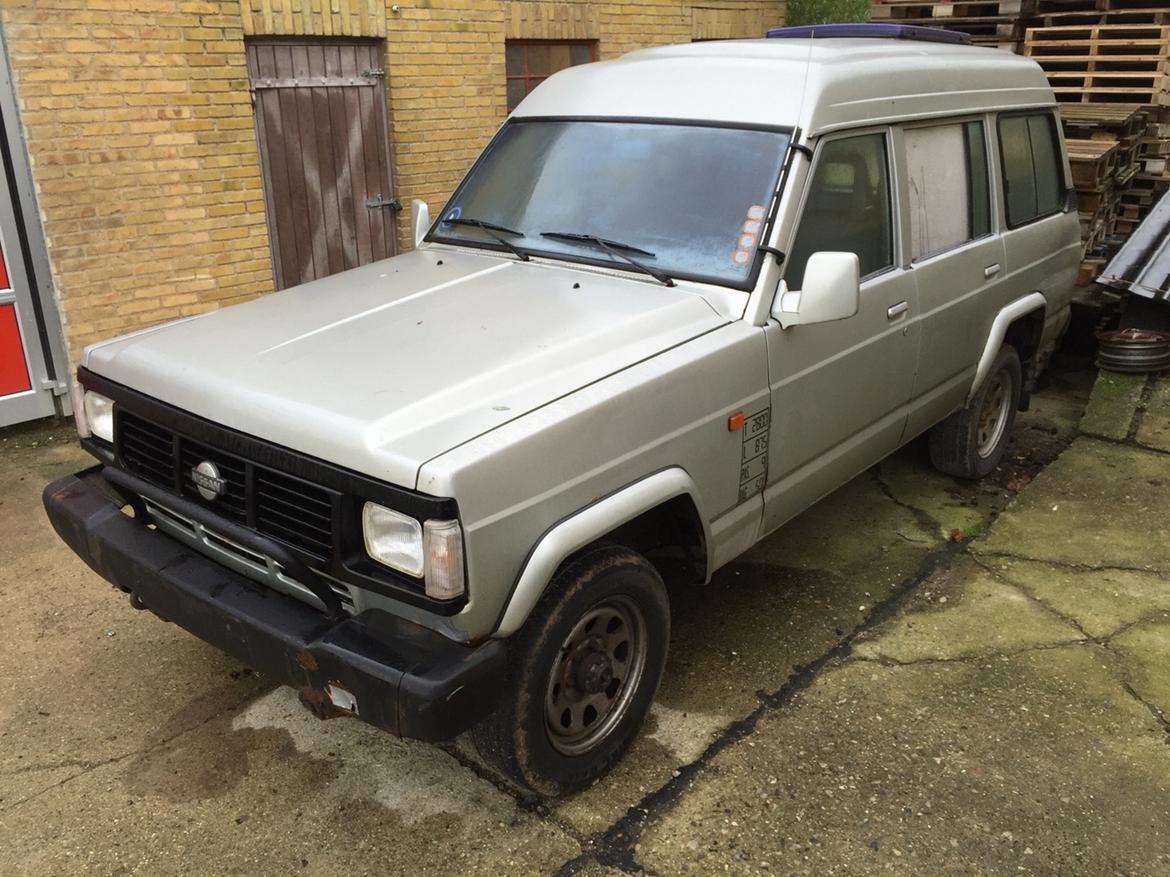 Nissan Patrol MK260 10 personers bus billede 1