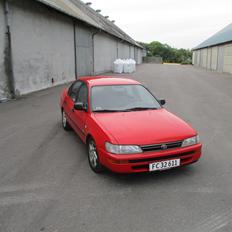 Toyota Corolla E10 sedan