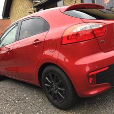 Kia Rio Limited Edition. Signal Red. 