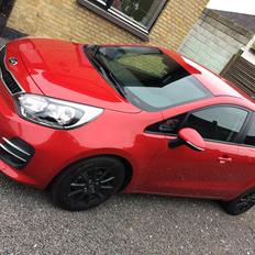 Kia Rio Limited Edition. Signal Red. 