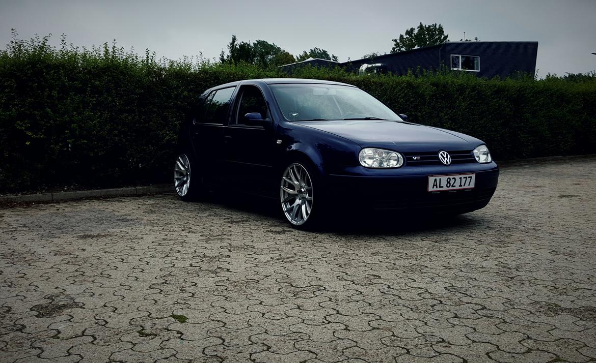 VW Golf IV 2.3 V5  billede 1