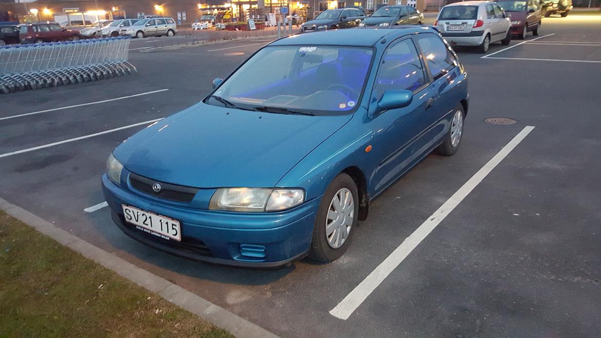 Mazda 323 billede 2