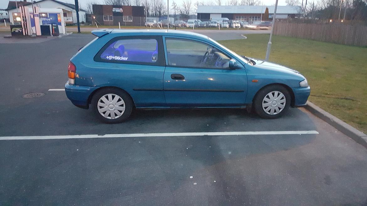 Mazda 323 billede 3
