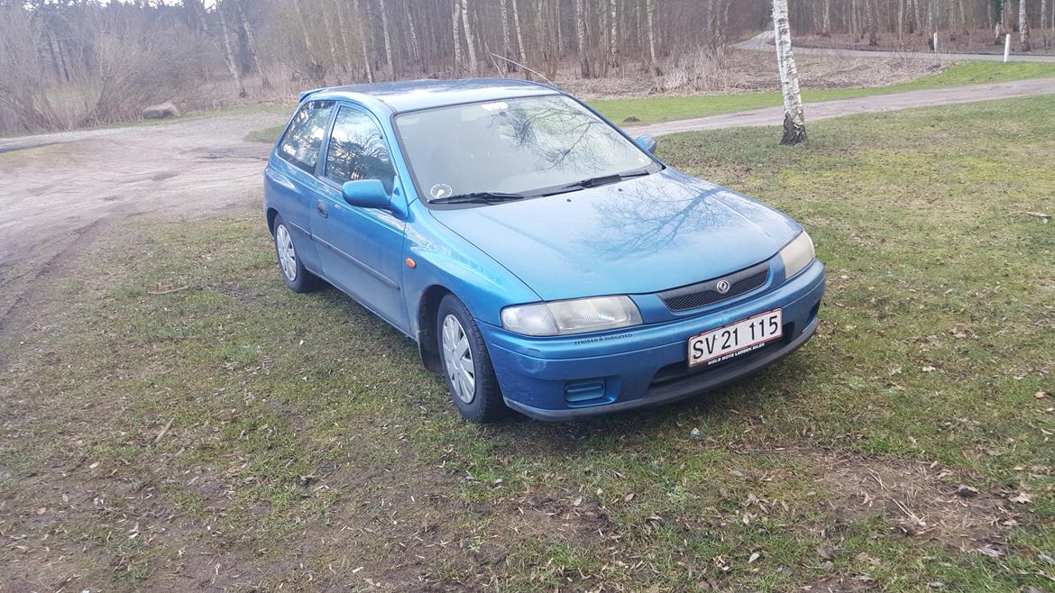 Mazda 323 billede 4