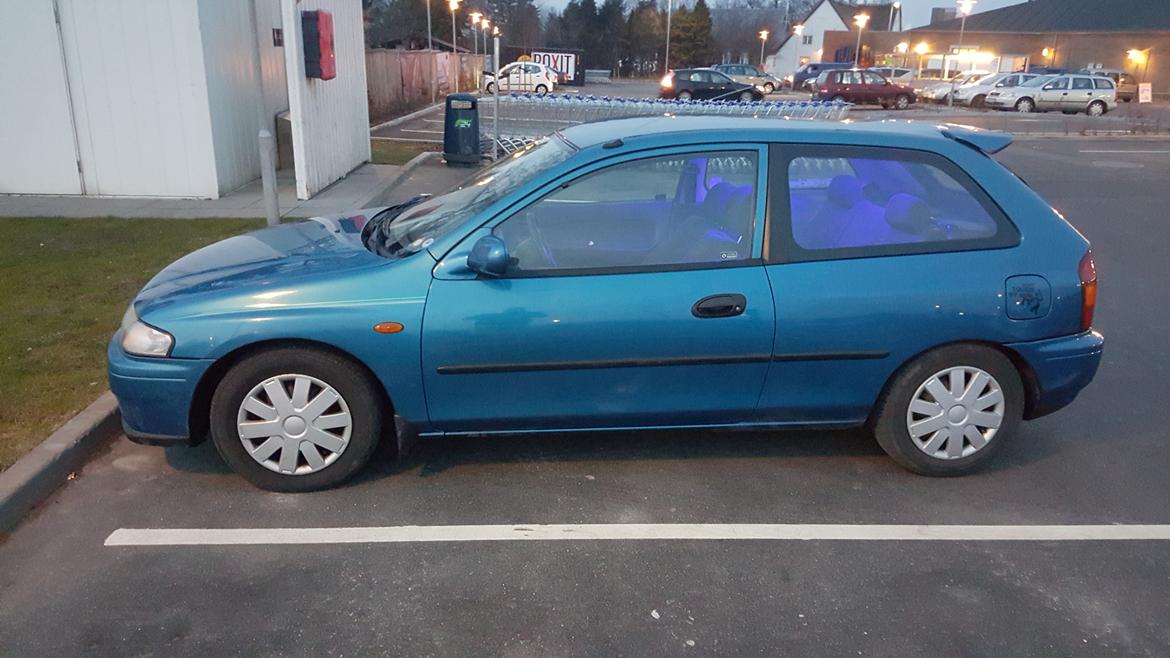 Mazda 323 billede 7