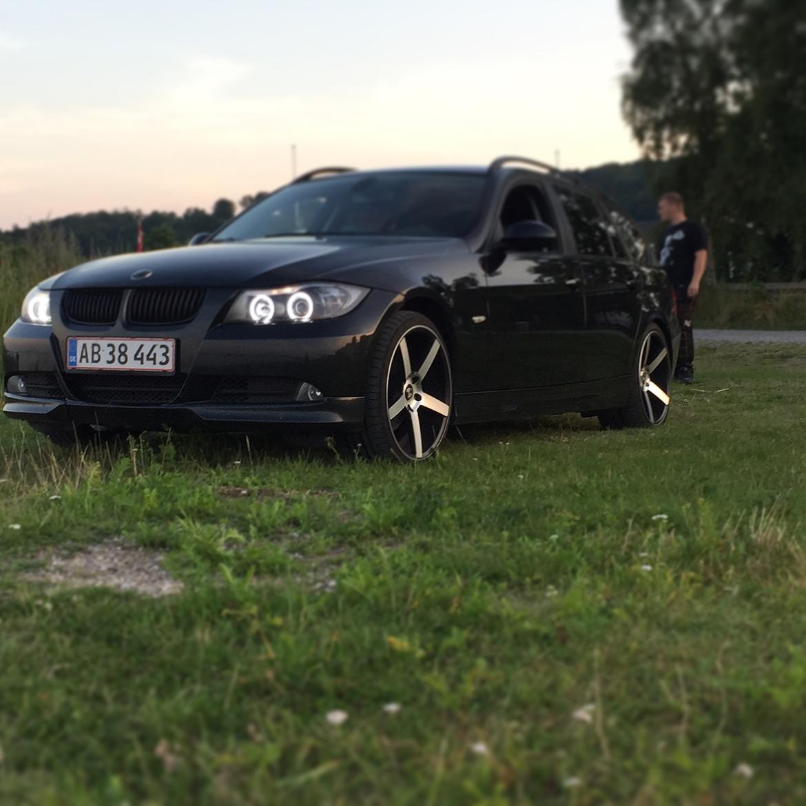 BMW 320D billede 1