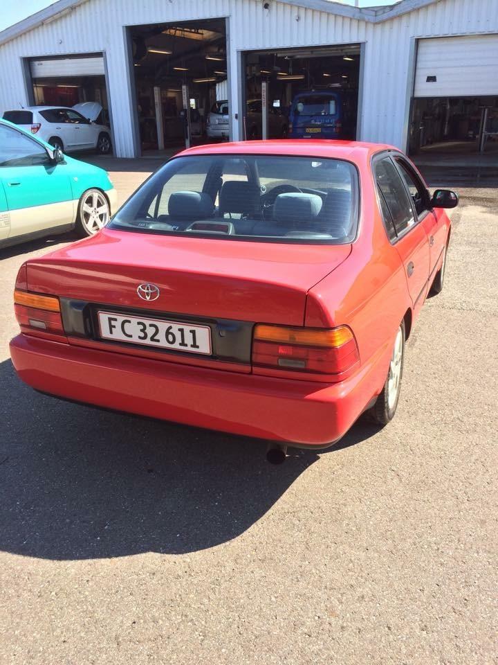 Toyota Corolla E10 sedan billede 7