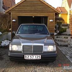 Mercedes Benz 300 E 