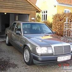 Mercedes Benz 300 E 