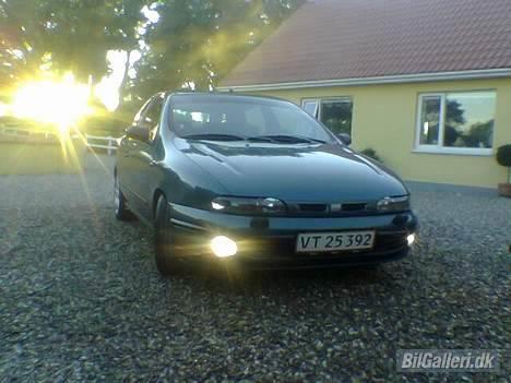 Fiat Bravo (Solgt) - Før øjnskygge og emblem fri front billede 1