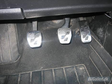 VW Golf 3 - Der er de så, mine smukke R32 pedaler billede 11
