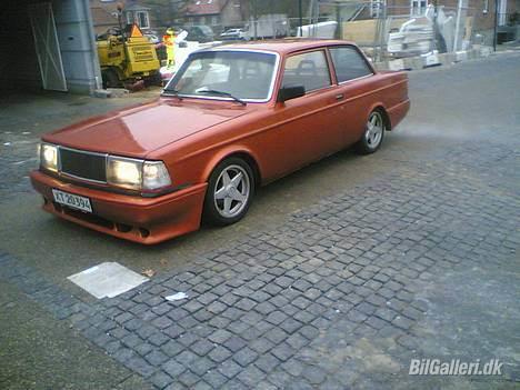 Volvo 242 - således stod den en måned efter jeg havde købt den. billede 8