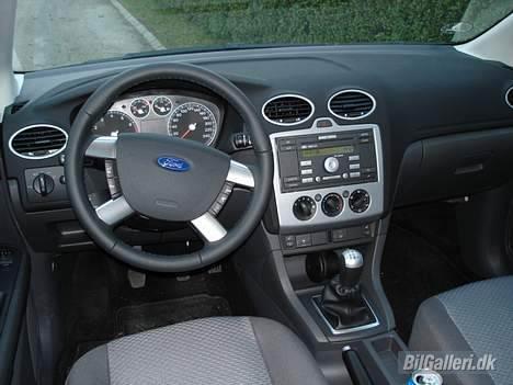 Ford Focus 1,6 Trend st. car - Kommandobroen billede 5