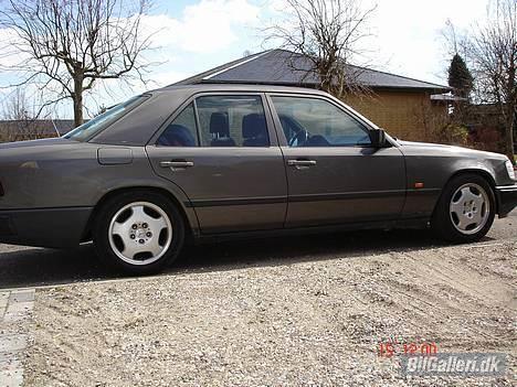 Mercedes Benz 300 E  billede 1
