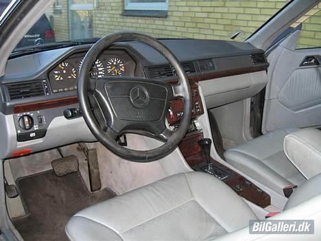 Mercedes Benz 320CE W124 (SOLGT) billede 2