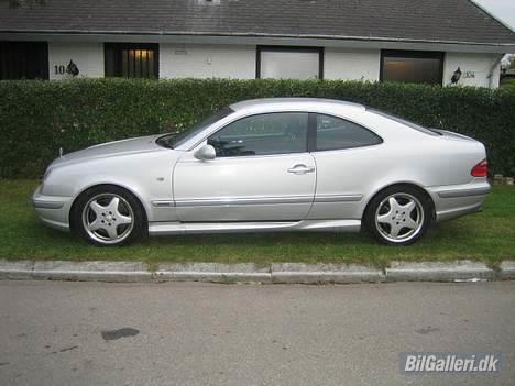 Mercedes Benz CLK 430 Kompressor*SOLGT* - her er så mit lille lyn så i kommer bare drenge ......hehe hehe  billede 1