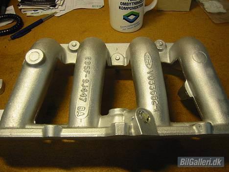 Ford Escort RS Turbo (projekt) - EFI Manifold til projekt Megasquirt (lige blevet sandblæst og malet) billede 11