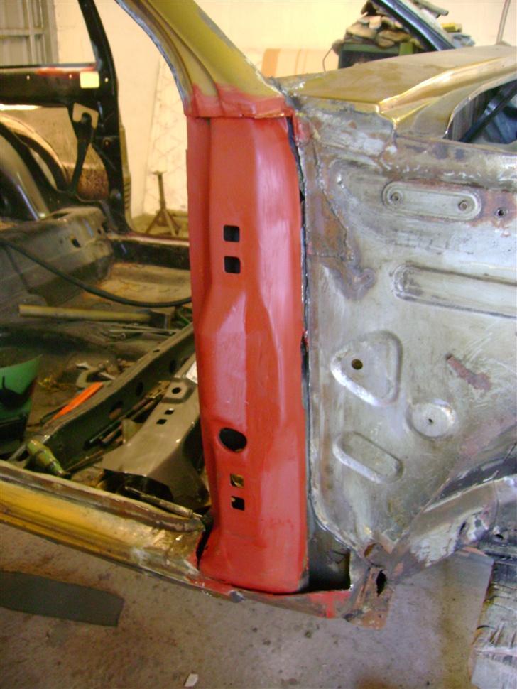 Ford Escort RS Turbo (projekt) - Højre yderste dørstolpe fjernet.. billede 12