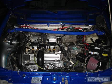 Fiat Uno Turbo Racing-solgt - er i gang med og fixe motor rum lidt op, med polerine osv, men røv sygt billede 7