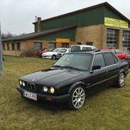 BMW E30 320i 325