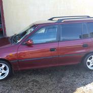 Opel Astra F caravan 1.6i