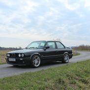 BMW E30 M-Tech 2 325i/328i