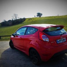 Ford Fiesta red/black edition 