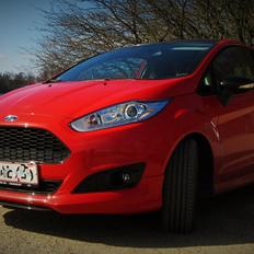 Ford Fiesta red/black edition 