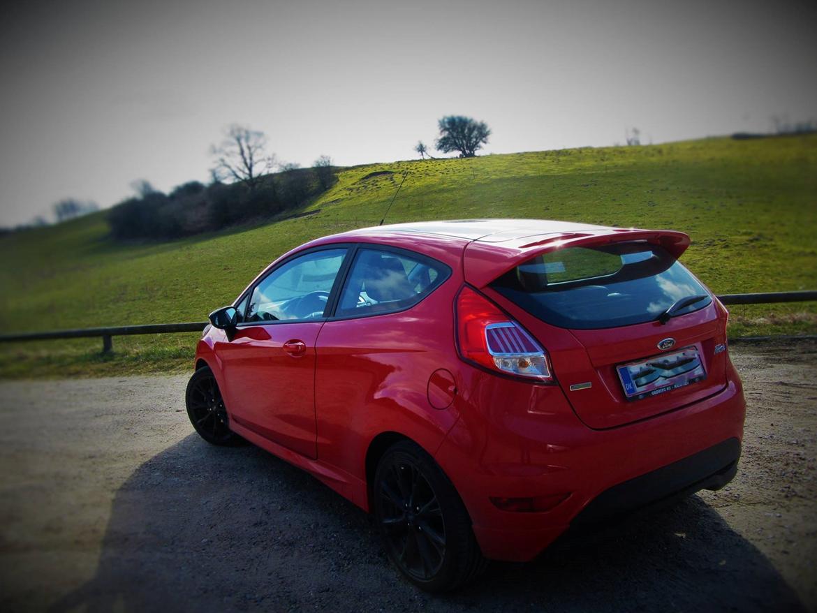 Ford Fiesta red/black edition  billede 2