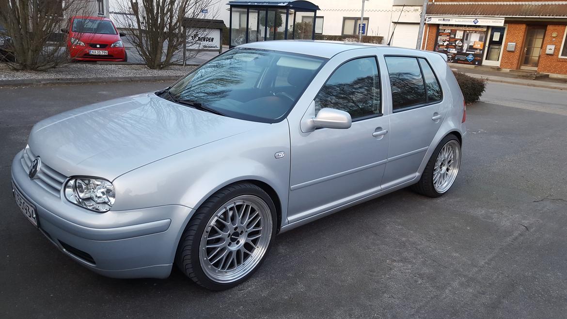 VW Golf 4 billede 2