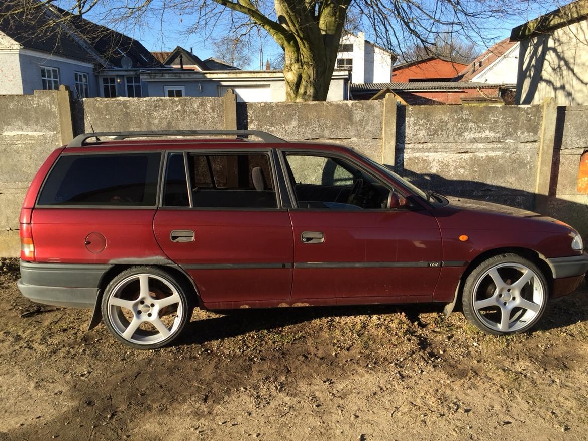 Opel Astra F caravan 1.6i billede 7