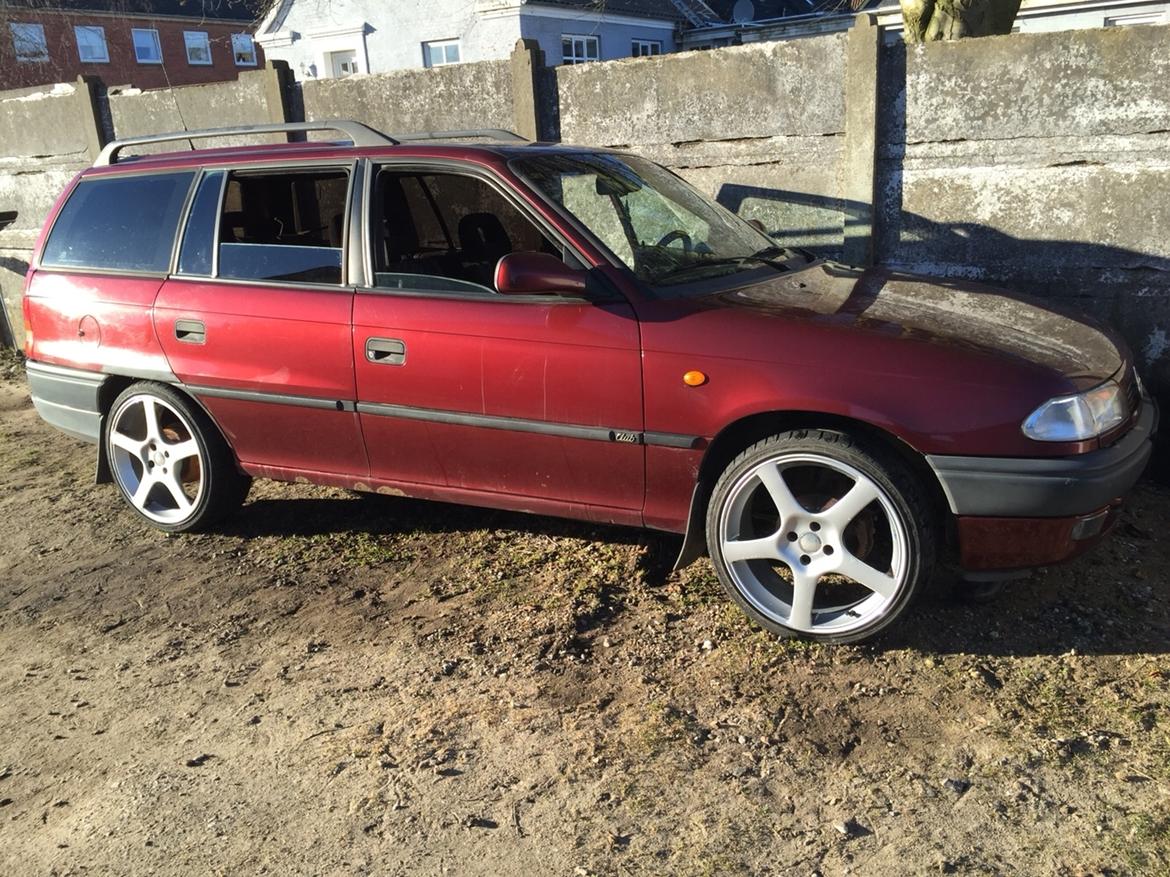 Opel Astra F caravan 1.6i billede 9