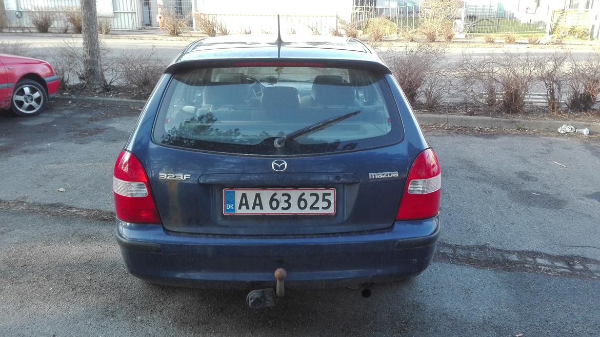 Mazda 323F billede 4