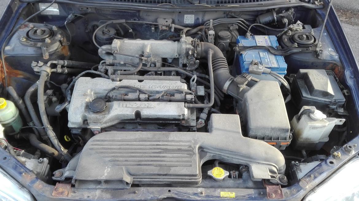 Mazda 323F billede 9