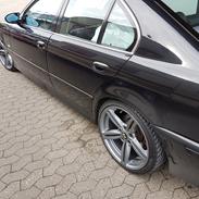 BMW E39 520i