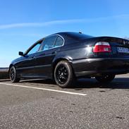 BMW E39 520i