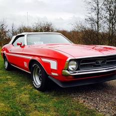 Ford Mustang Mach 1 convertible