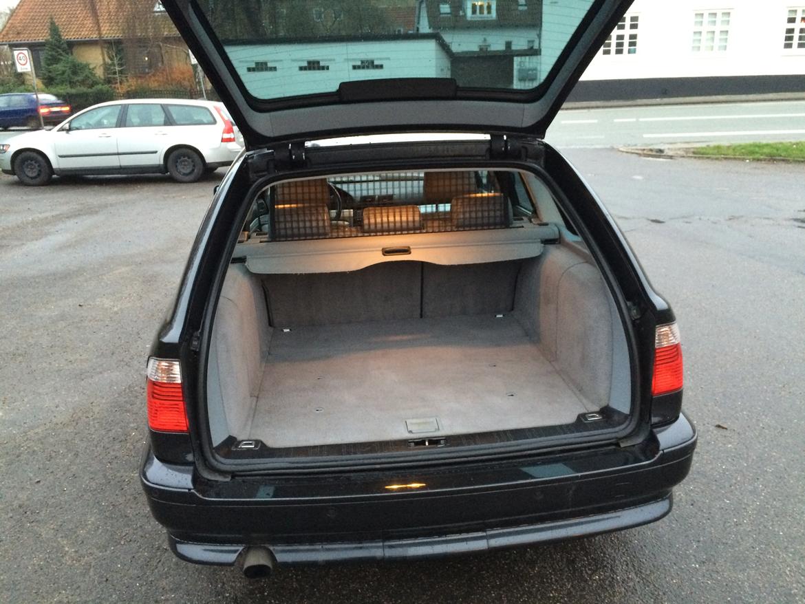 BMW 530i Touring *Solgt* billede 9