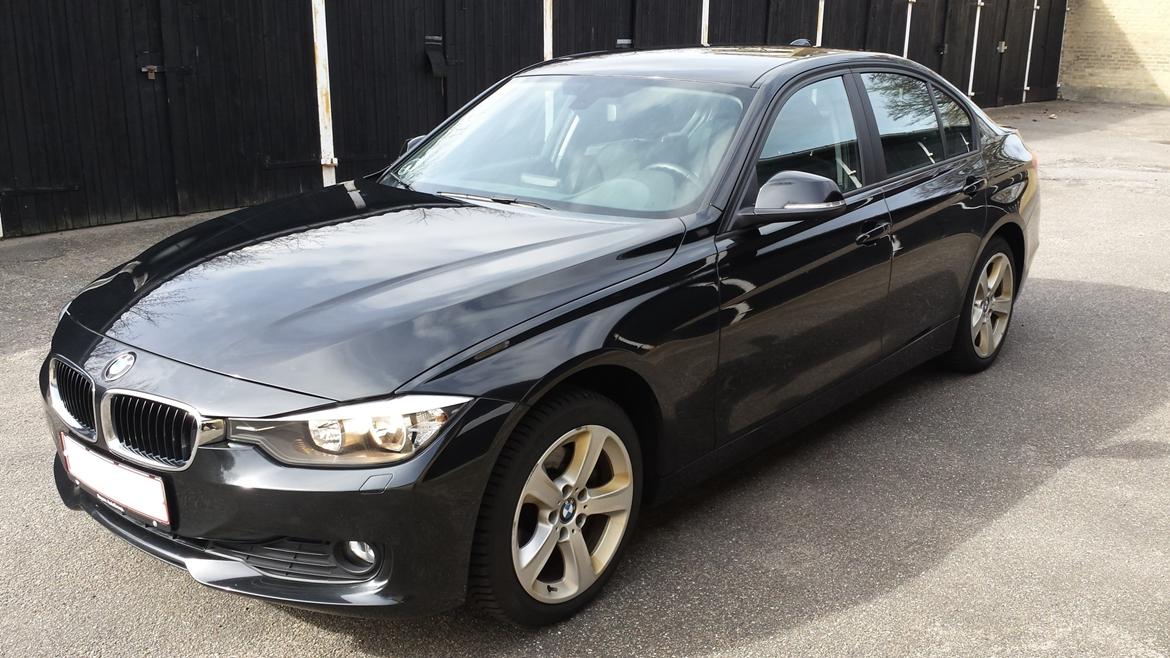 BMW 320D Sedan 2,0 184 hk (F30) billede 1