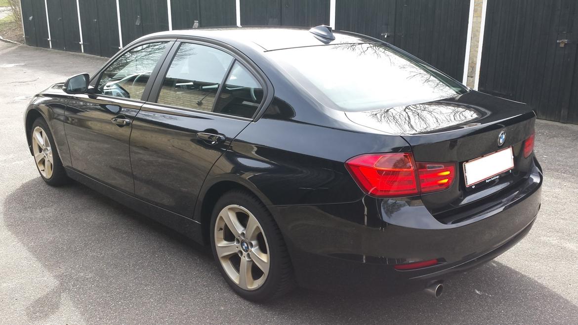 BMW 320D Sedan 2,0 184 hk (F30) billede 2