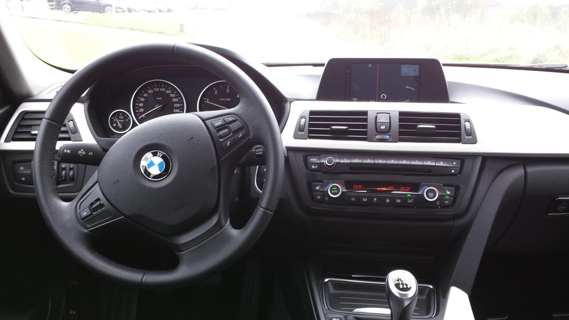 BMW 320D Sedan 2,0 184 hk (F30) billede 8