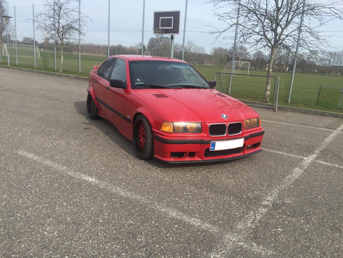 BMW E36 sedan billede 2