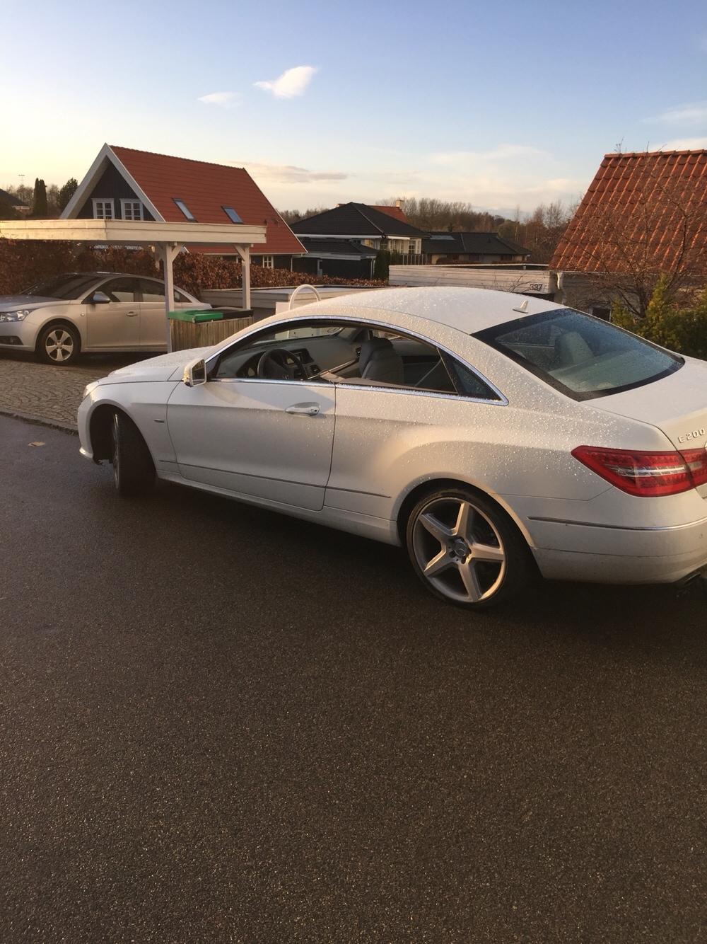 Mercedes Benz E200 Coupé billede 4