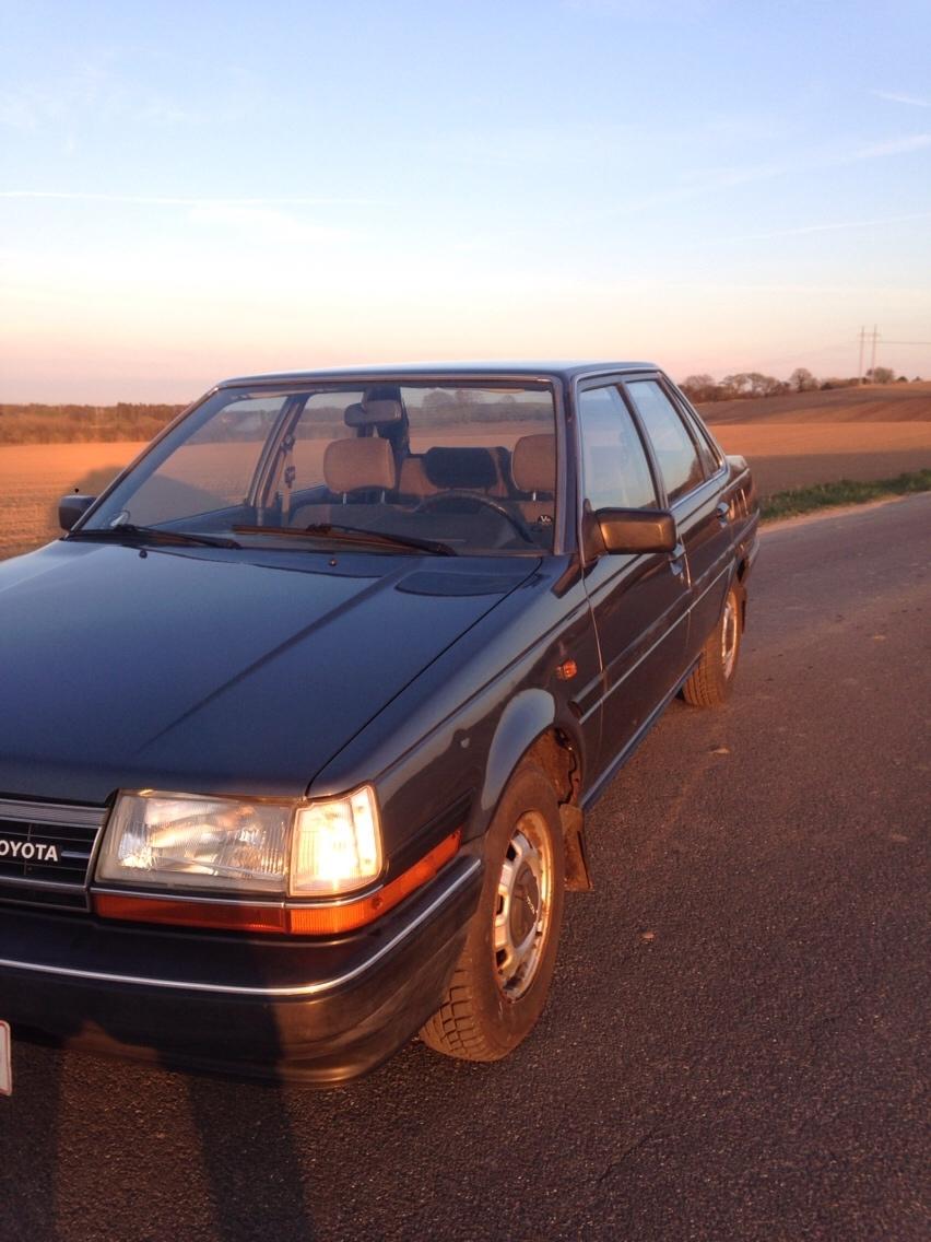 Toyota Carina billede 4