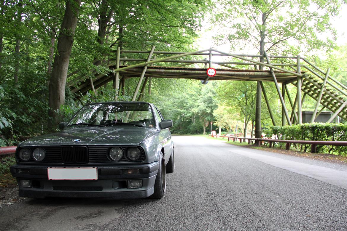 BMW e30 billede 1
