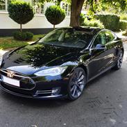 Tesla Model S P85+